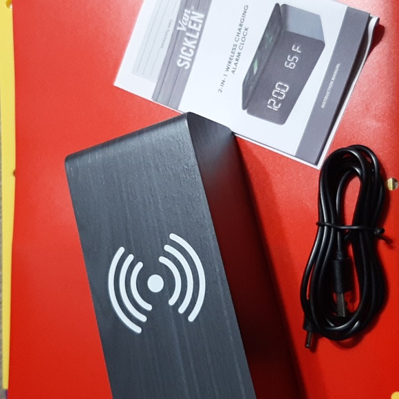 Van Sicklen 2 in 1 wireless charging alarm clock - Picture 2 of 5